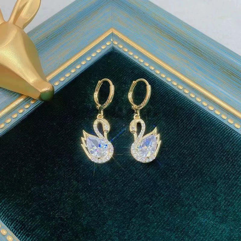 Women’s Magnetic Slimming Earrings – Elegant, Lightweight & Refined